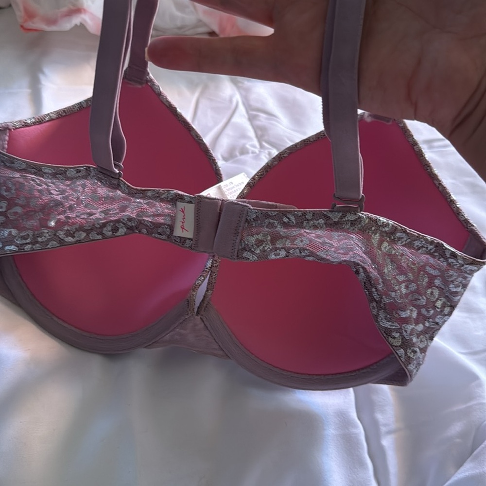 Pink Bra - Picture 3 of 5